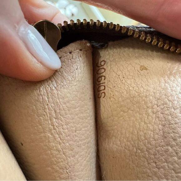 ✅AUTH✅Louis Vuitton Brown Mono SHOULDER BAG - Picture 9 of 11